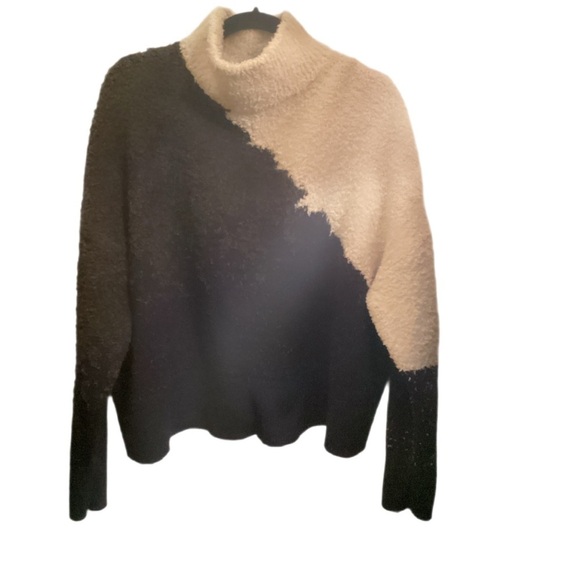 Lululemon Ombre Knit Textured Turtleneck Bone / Mineral Blue / Graphite Grey 10 - Picture 2 of 4